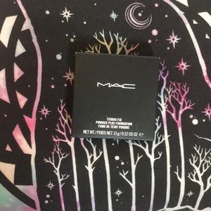 MAC Studio fix powder plus foundation NC35